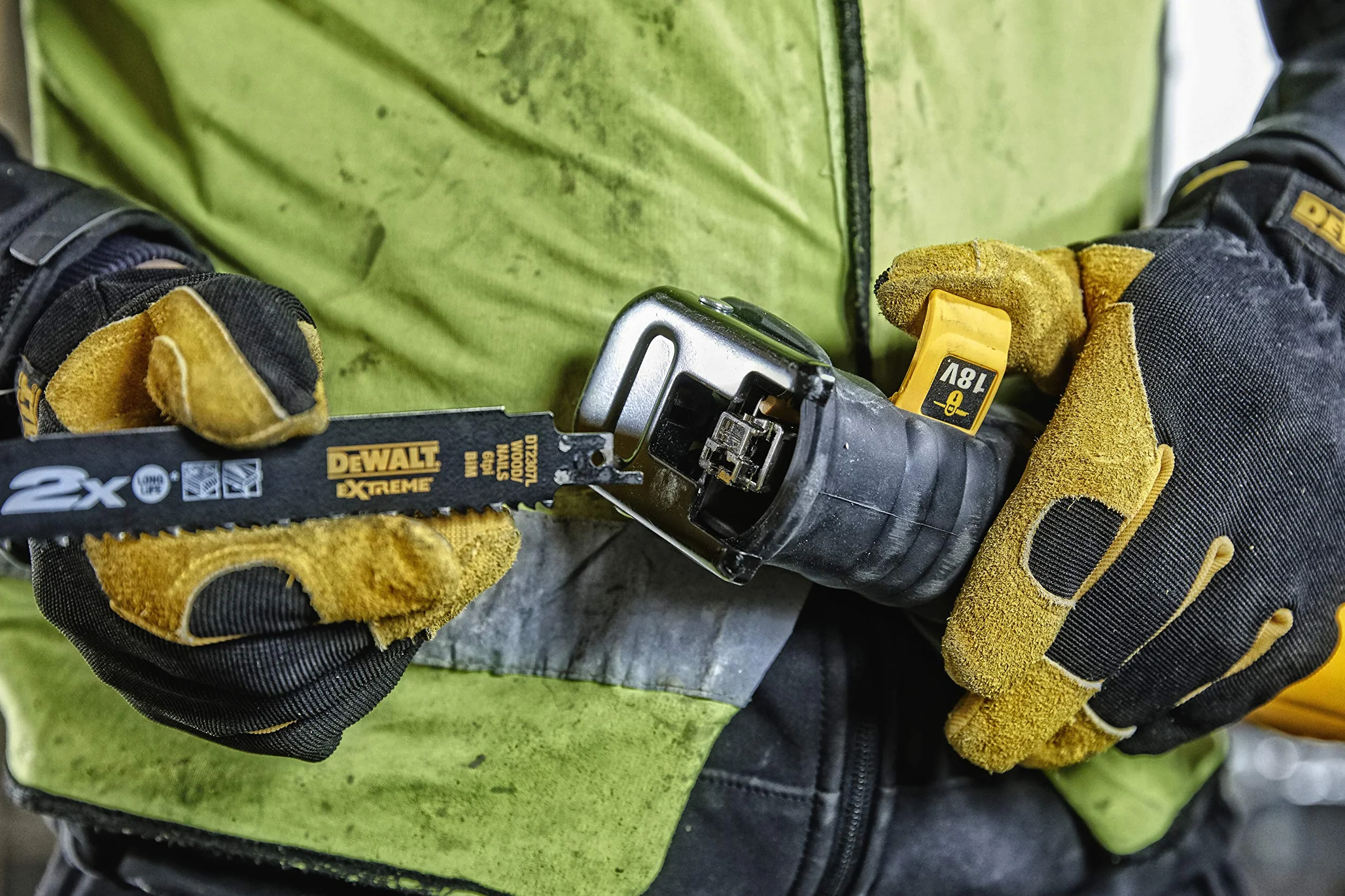 DEWALT DCS380N-XJ 18V XR litowo-jonowa tylko piła szablasta, żółta/czarna, 9,8 cm x 46,8 cm x 15,0 cm